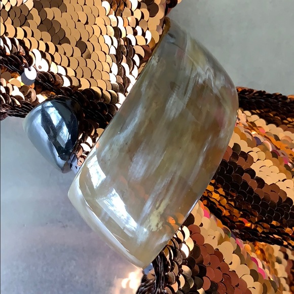 🎉HOST PICK 🎉NATURAL HORN WIDE CUFF BRACELET - Picture 4 of 8